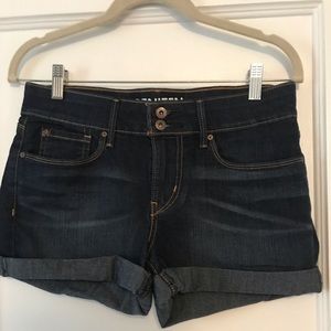 Medium/ Dark Wash Levi Denizen Shorts